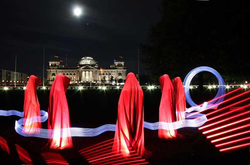 Illustration for article titled Light Paintings That Make the Real World Look like Tron
